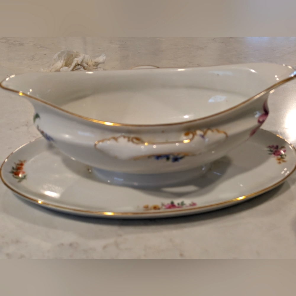 Vintage Bomemia Czecho - Slowakia Cecil Gravy Boat w/Detached Under Plate